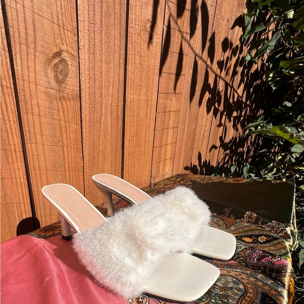 Elegant Cream Fur Slide Sandals